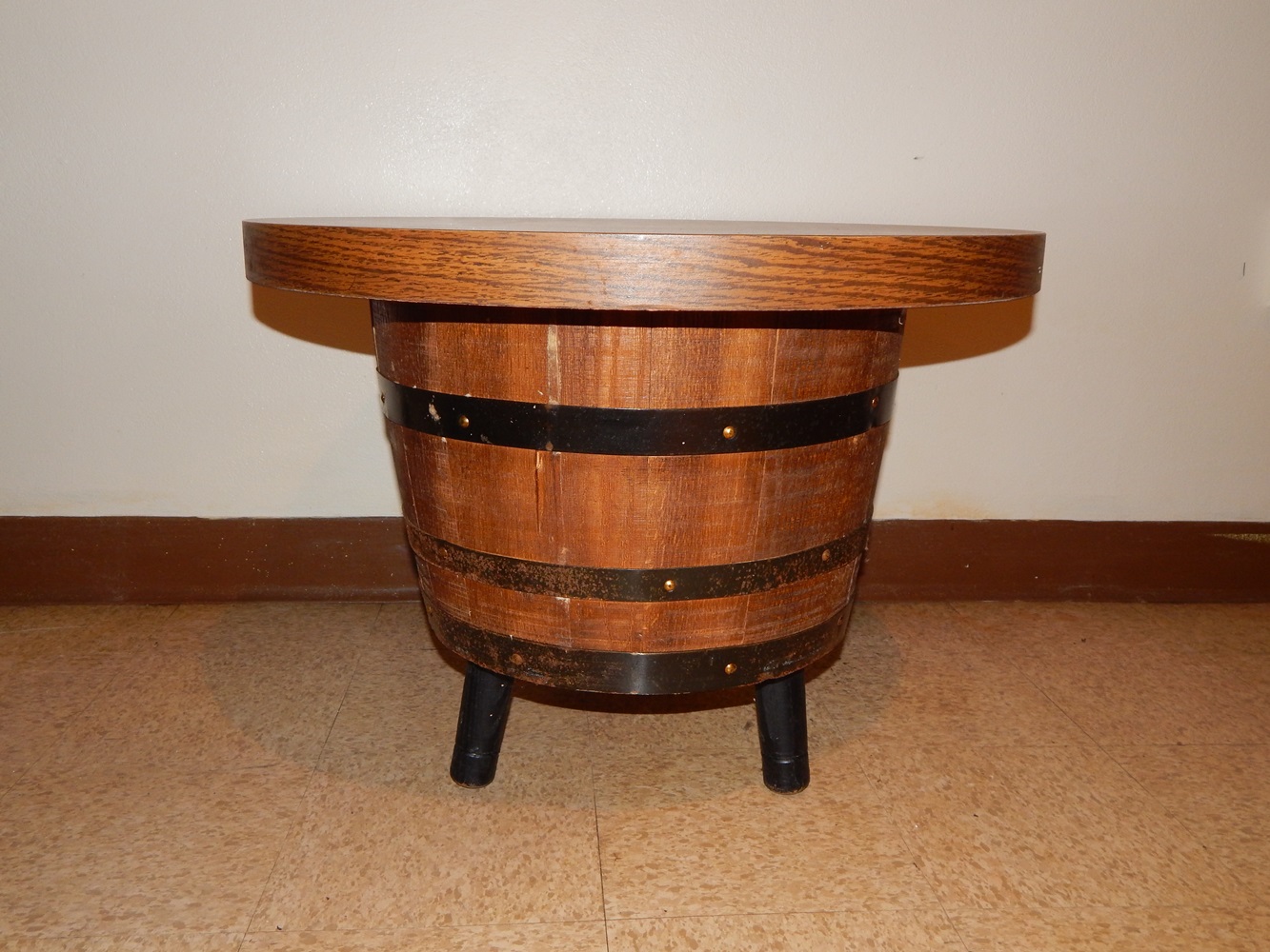 Small Whiskey Barrel End Table, Bush, Low Table EBTH