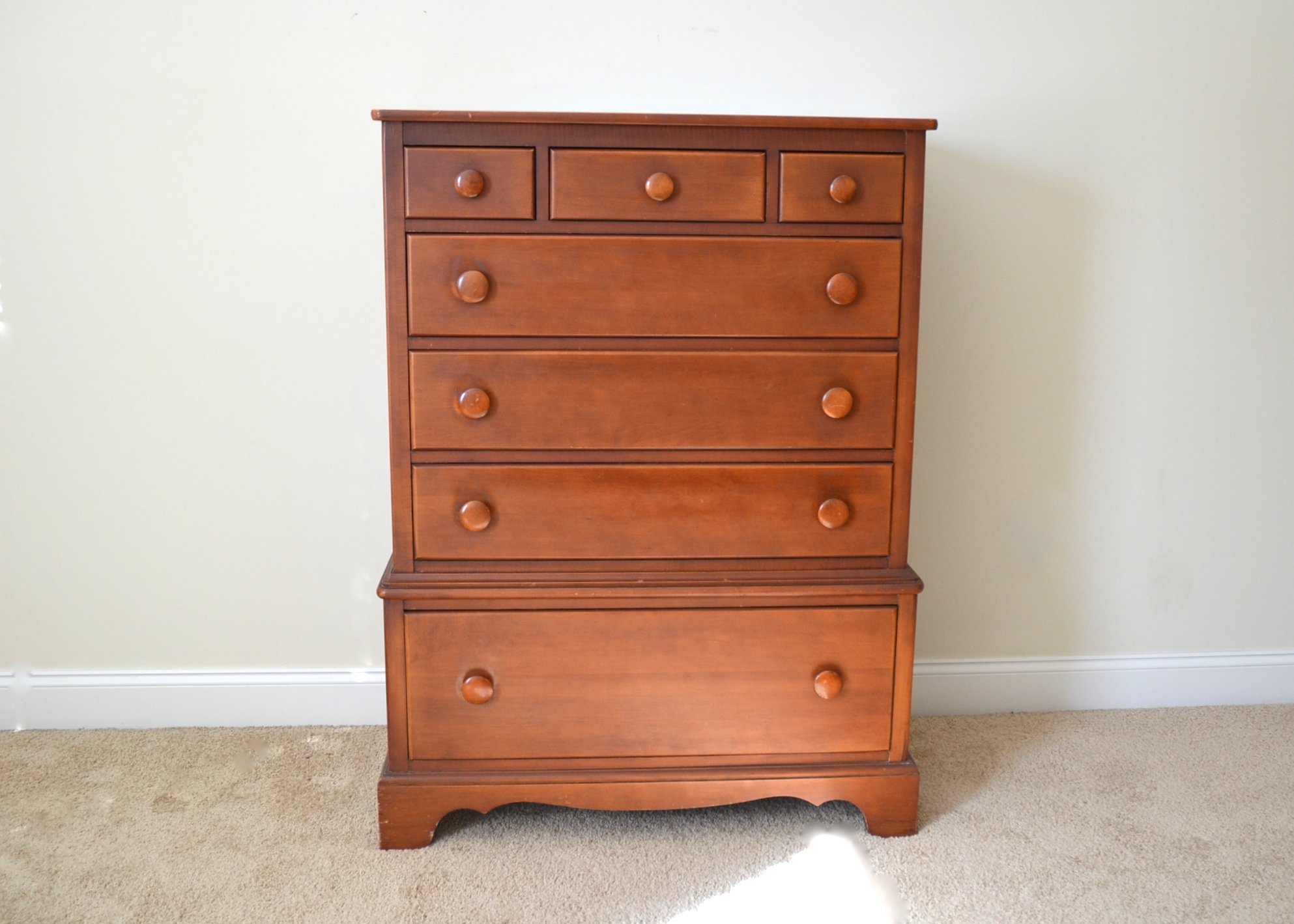Willett Furniture Company Golden Beryl Maple Dresser EBTH