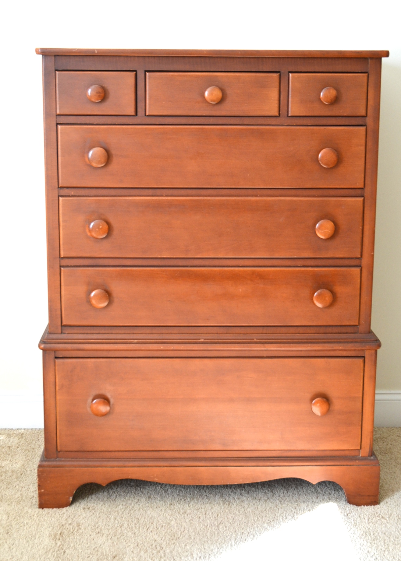 Willett Furniture Company Golden Beryl Maple Dresser EBTH