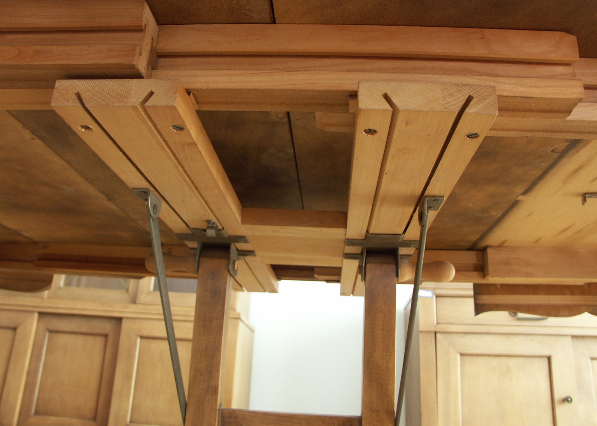 Vintage 'Watertown Slide' Dining Table EBTH