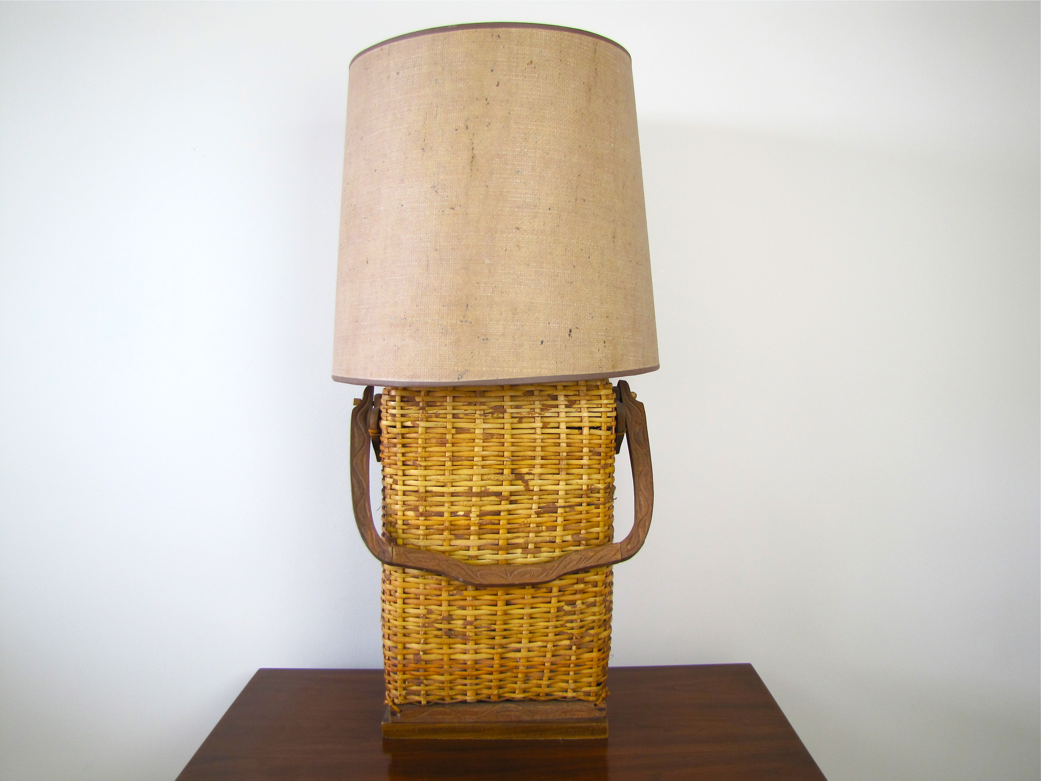 wicker basket table lamp