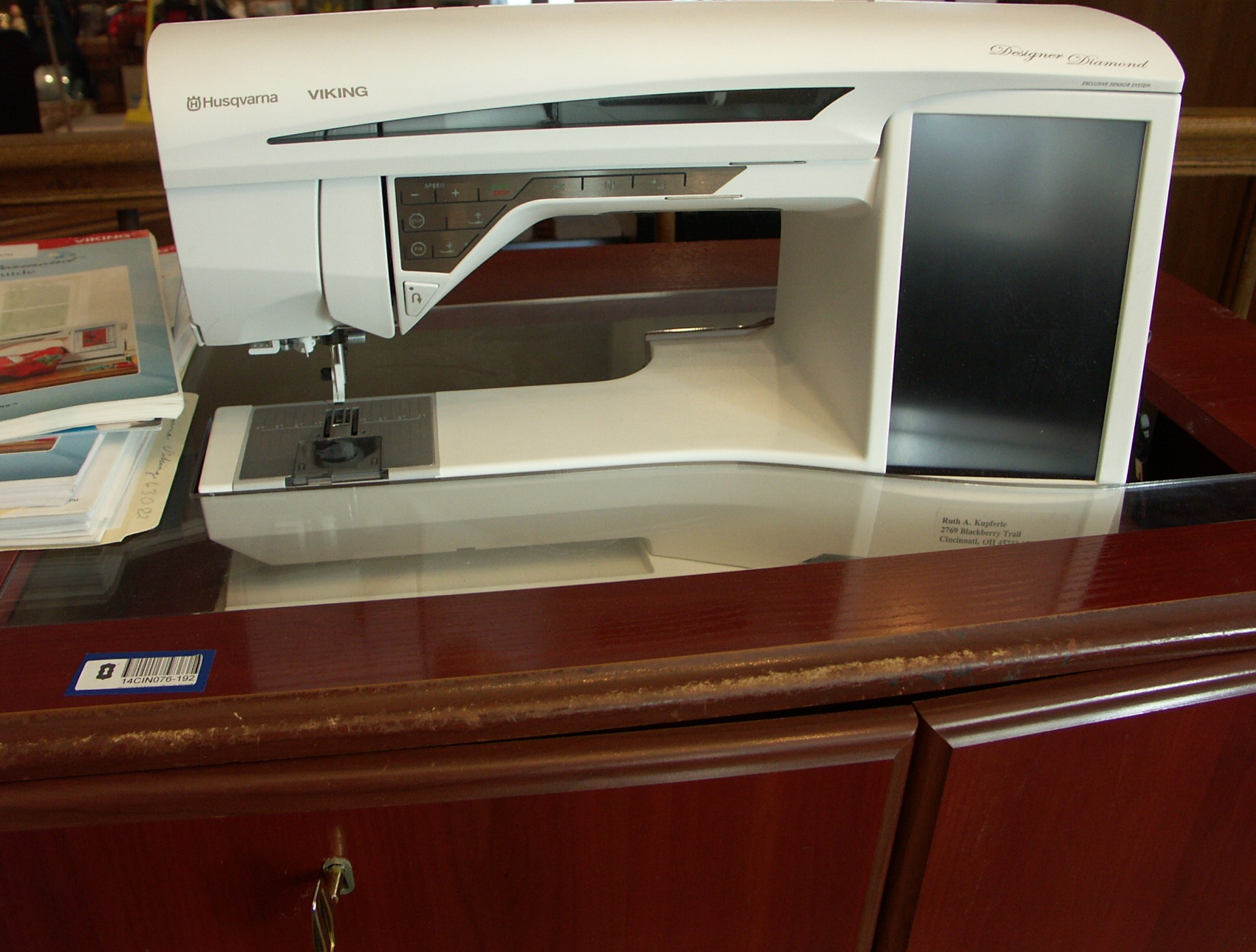 Husqvarna Viking Designer Diamond Sewing and Embroidery Machine and