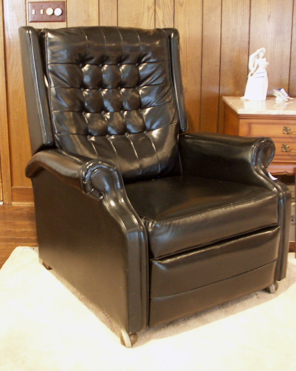 Mid 20th Century Black Vinyl Recliner EBTH