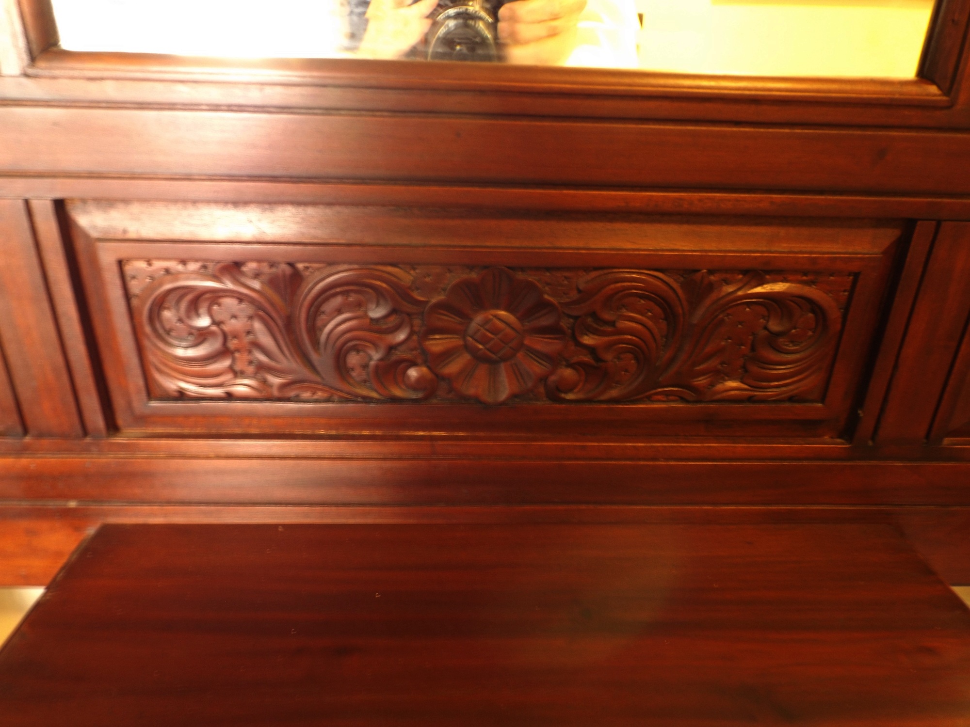 Wonderful FloralCarved Dark Cherry Hall Tree EBTH