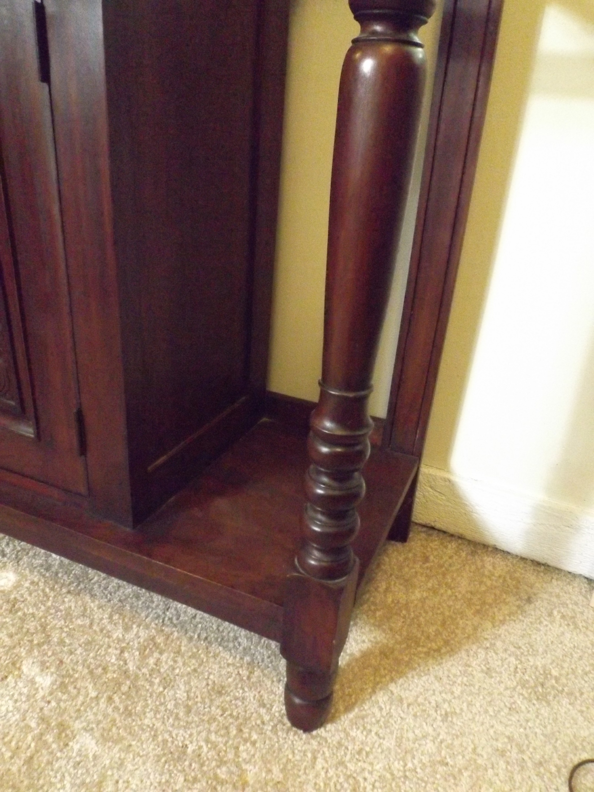 Wonderful FloralCarved Dark Cherry Hall Tree EBTH