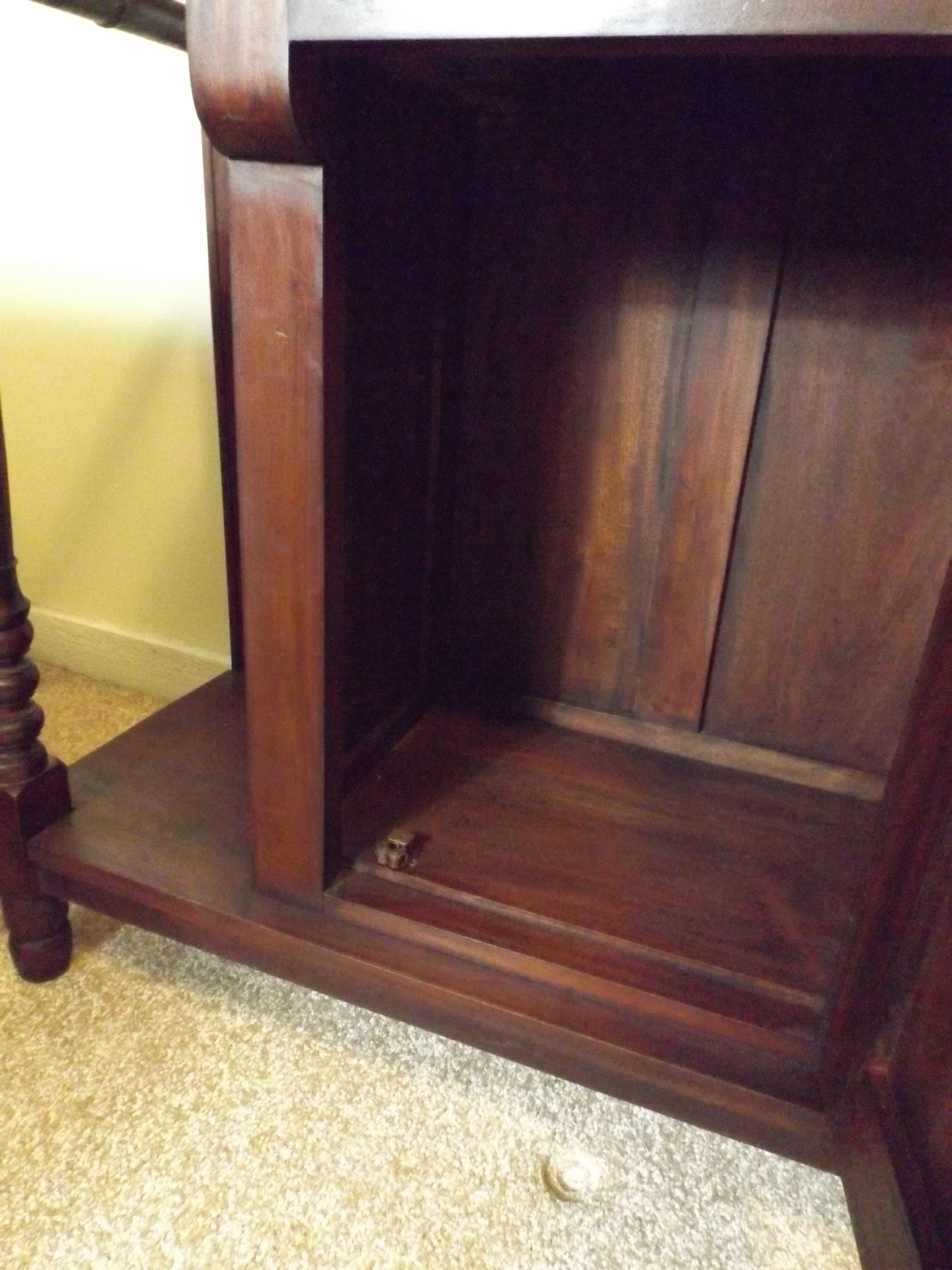 Wonderful FloralCarved Dark Cherry Hall Tree EBTH