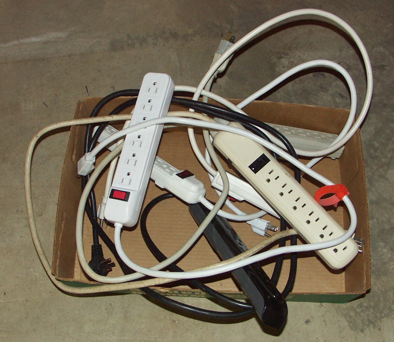 Lot of Electrical Power Strips EBTH