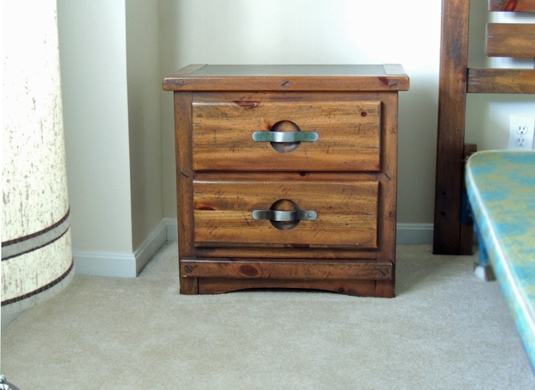 Baronet of Canada Maple Nightstand : EBTH