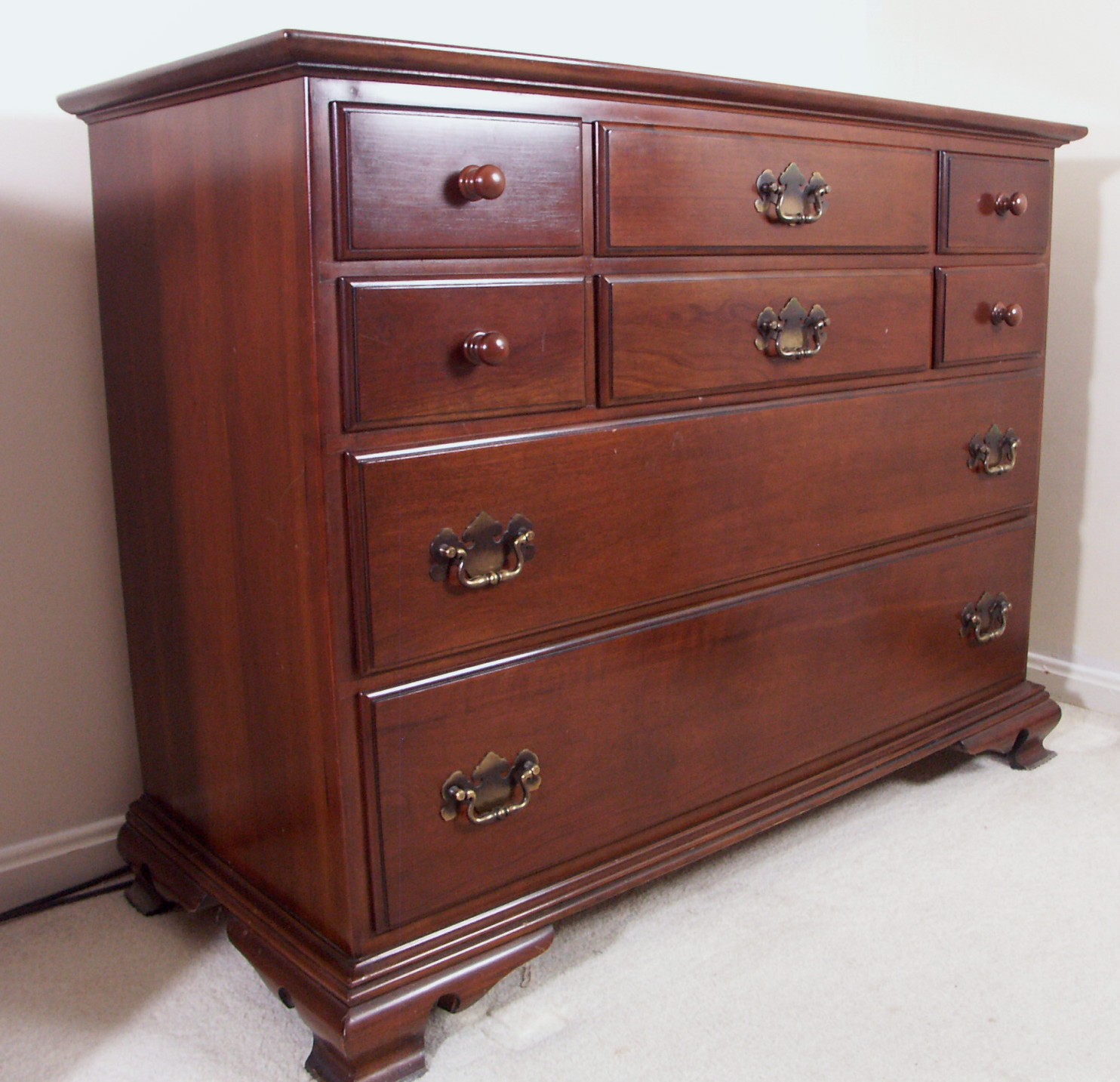 Willett Furniture Cherry Dresser EBTH