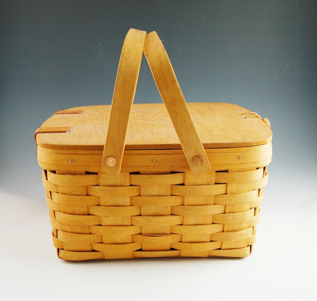 Longaberger Pie Basket with Navy Fabric Liner EBTH
