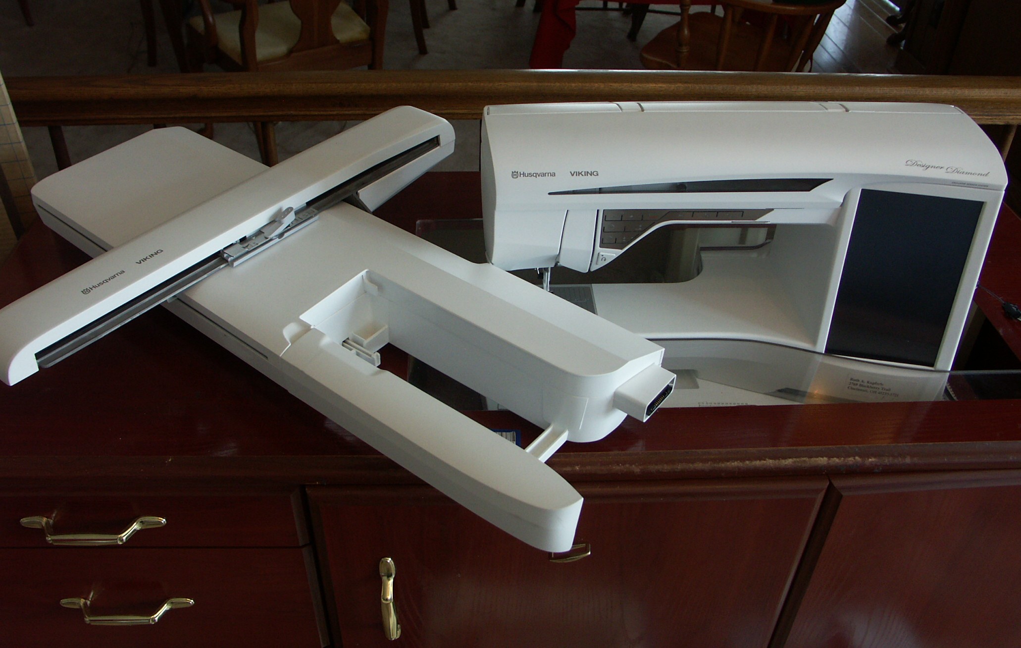 Husqvarna Viking Designer Diamond Sewing and Embroidery Machine and