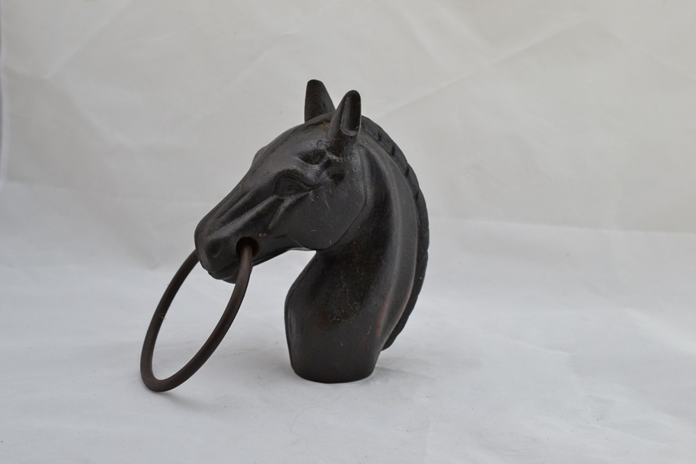Vintage Hitching Post Horse Head 2 EBTH