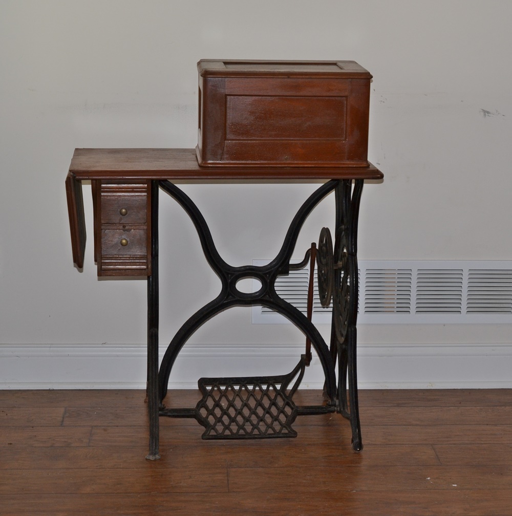 Vintage 1880s Model 12K Singer Treadle Sewing Machine EBTH