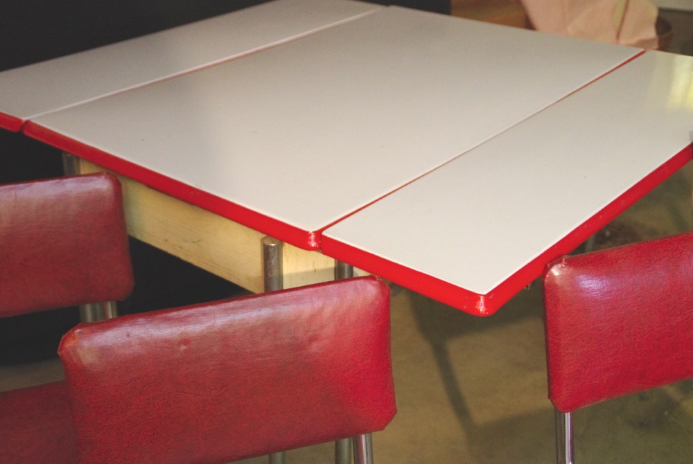 MidCentury Enamel Table and Chairs EBTH