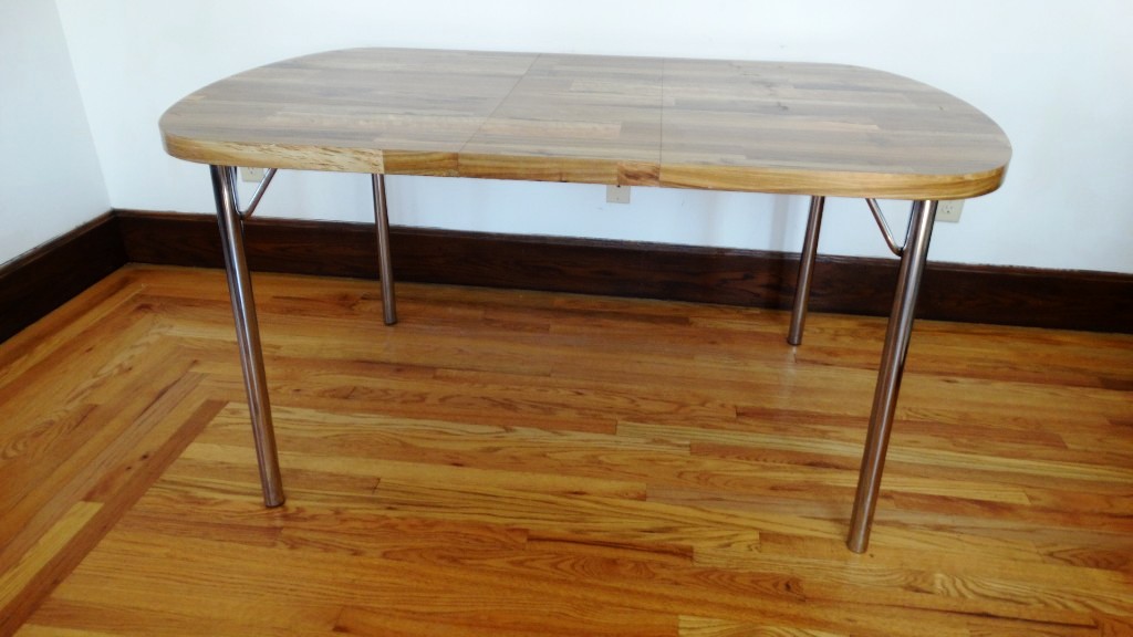 Vintage Laminate Top Kitchen Table and Stoneville Chairs EBTH