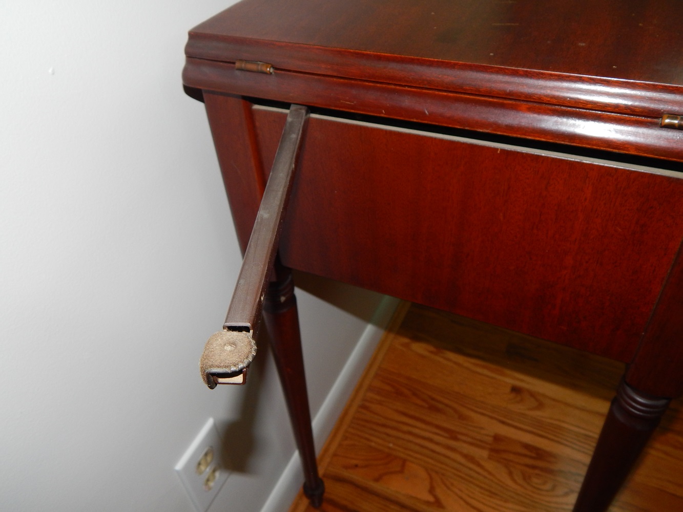 Singer Sewing Machine EBTH