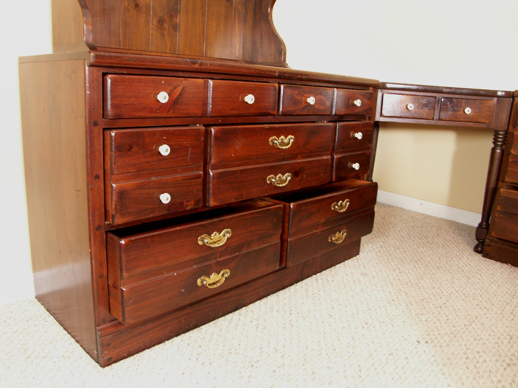 Vintage Ethan Allen Desk/Dresser/Nightstand/Hutch EBTH