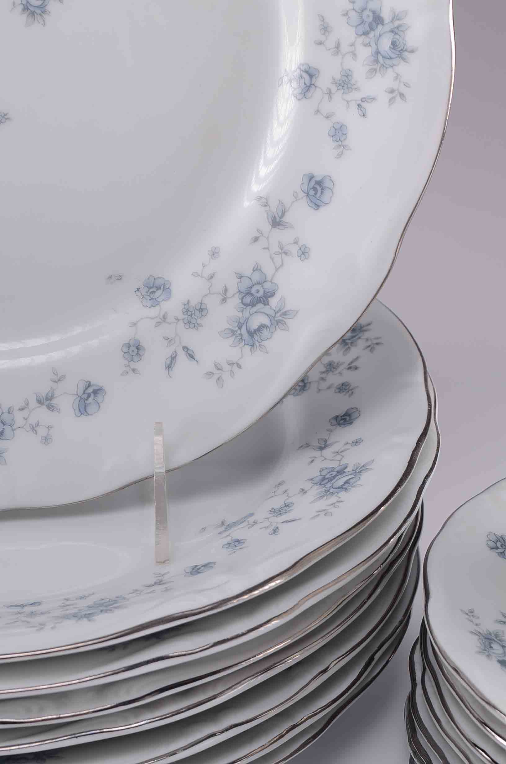 Stunning Johann Haviland "Blue Garland" German China Set EBTH