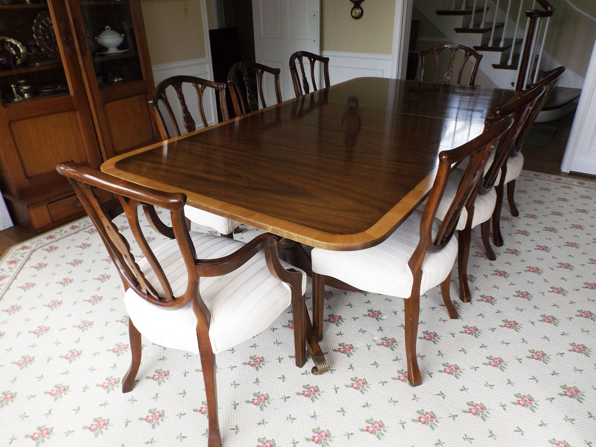 Kittinger Duncan Phyfe Style Dining Table and 8 Chairs EBTH
