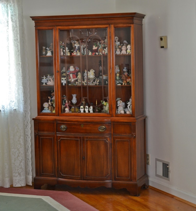Duncan Phyfe Style Break Front China Cabinet Ebth