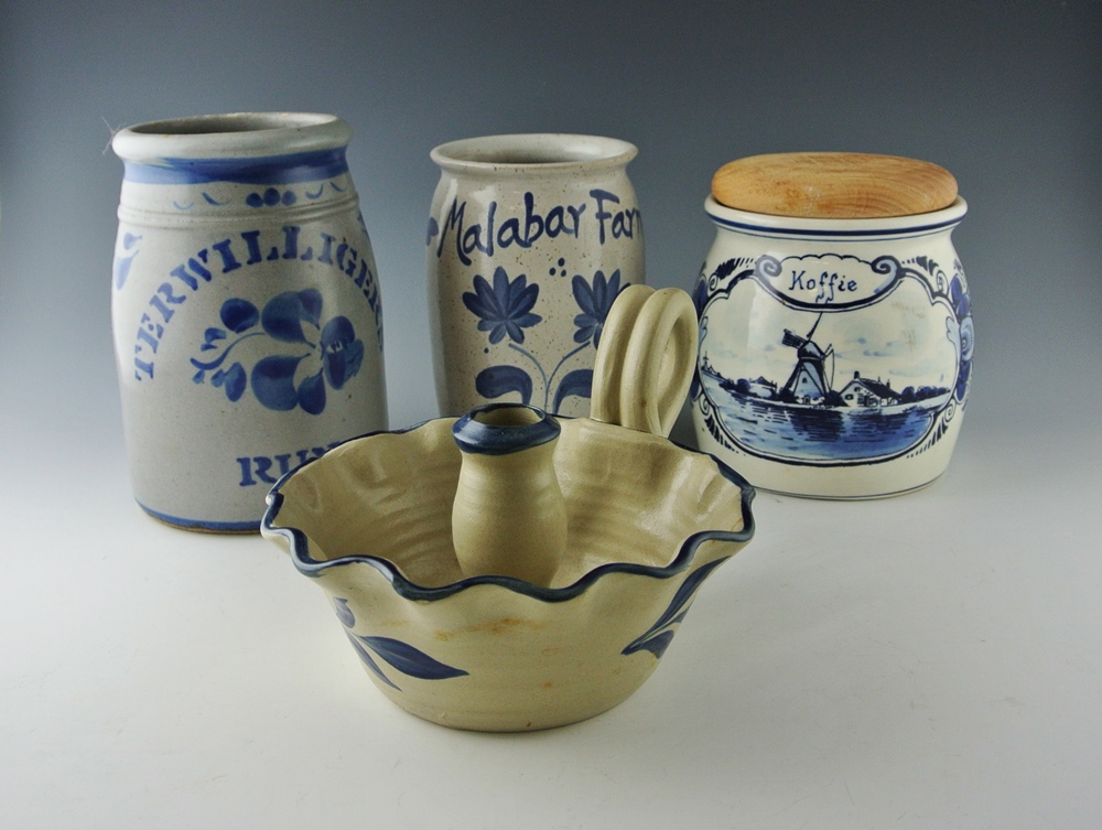 Delft Koffie Jar with Lid and HandThrown Pottery Items EBTH