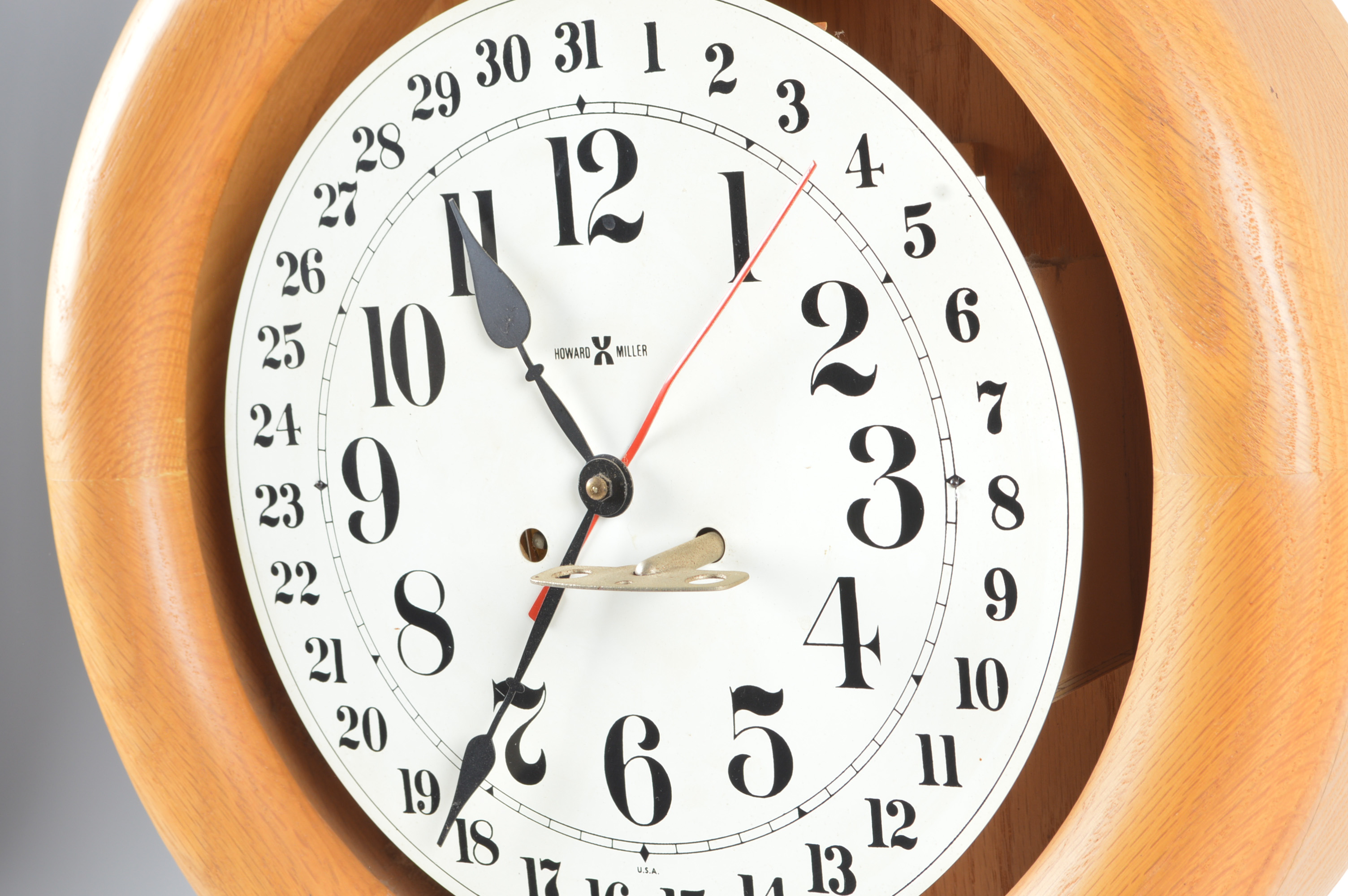 Vintage Howard Miller Oak Wall Clock with Eight Day Wind Pendulum EBTH