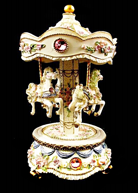 Porcelain Music Box with Carousel Horses EBTH
