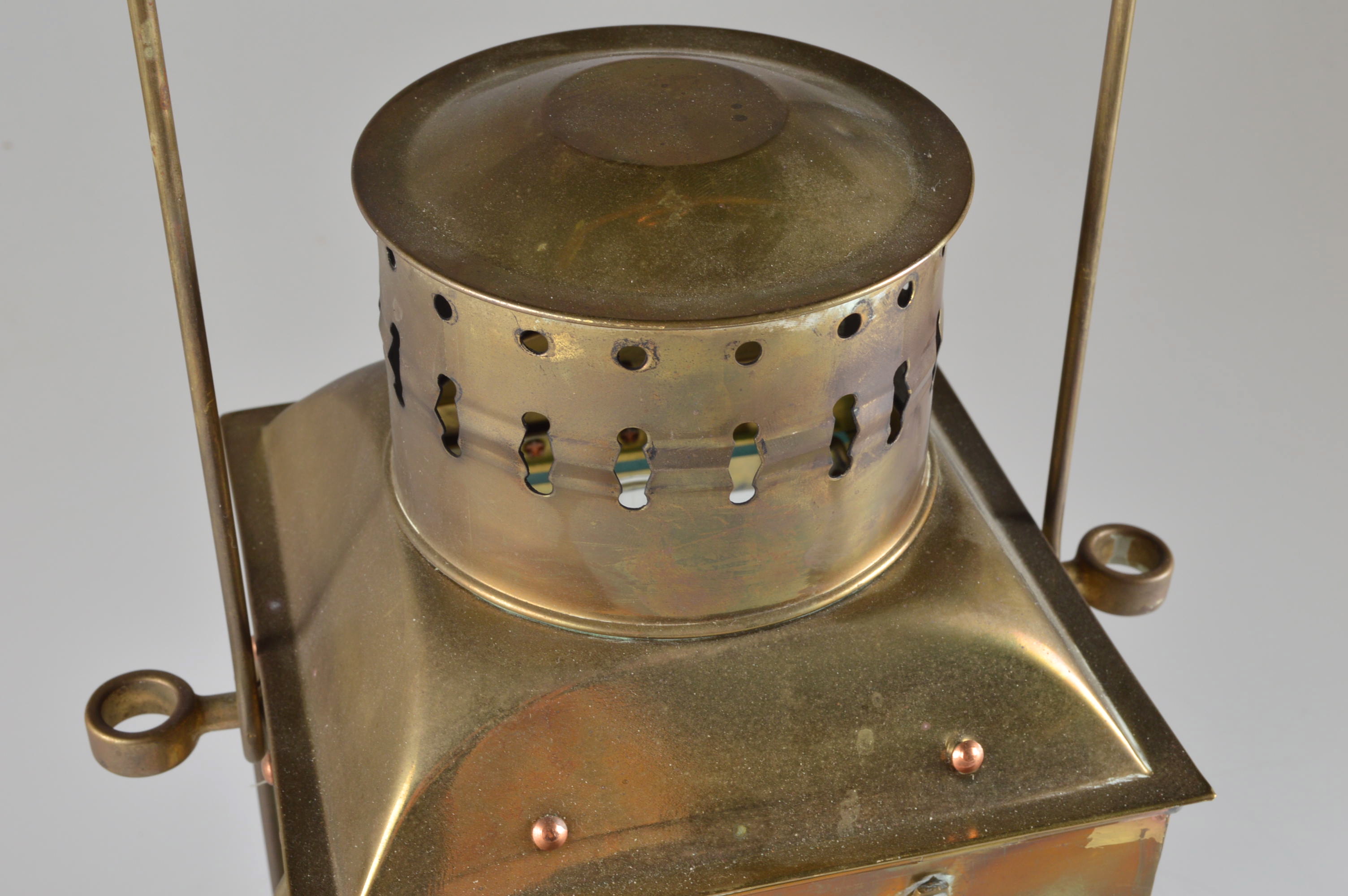 Vintage Maritime Neptune NR Brass Oil Lantern EBTH