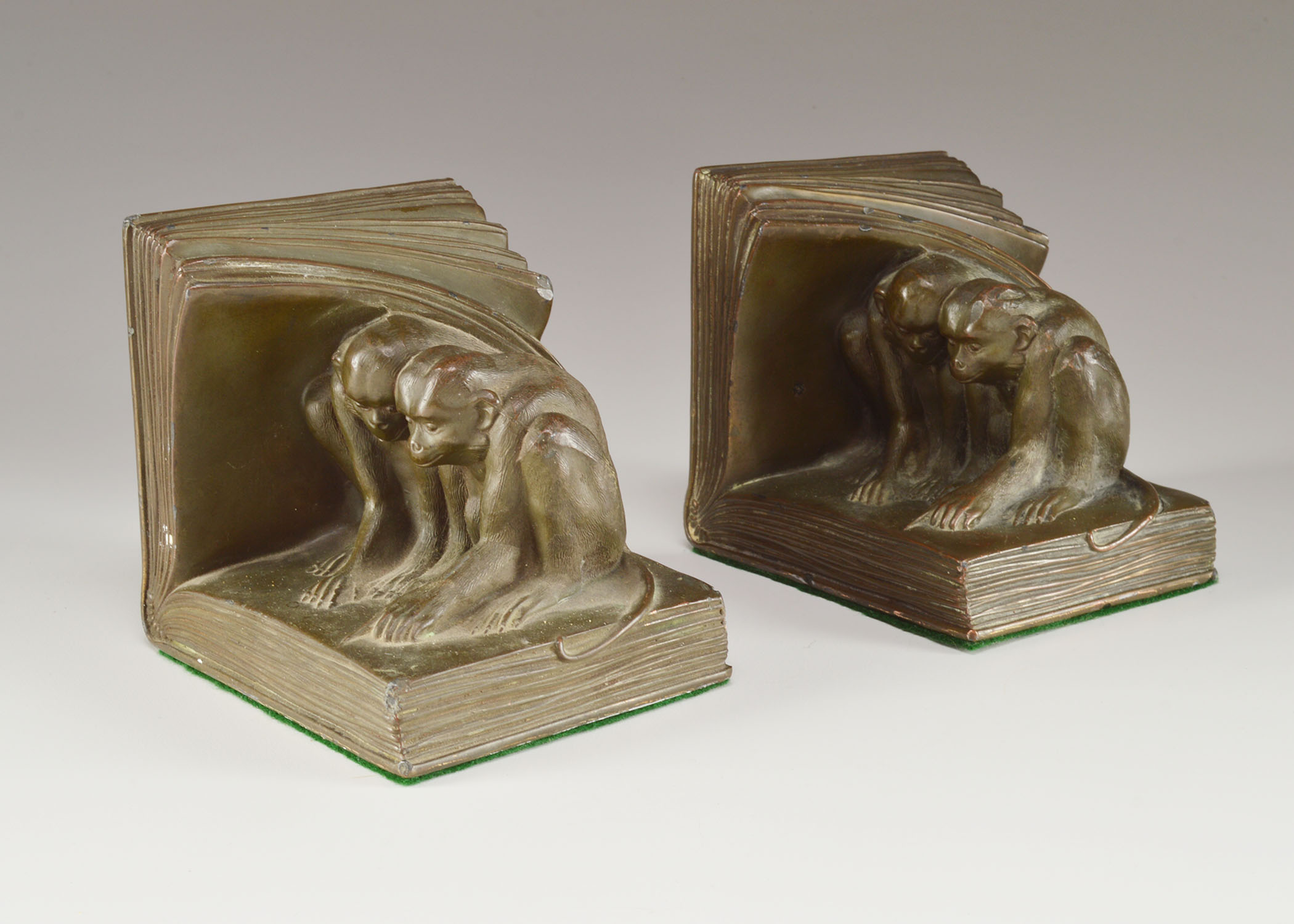 Vintage Jennings Brothers Bookends | EBTH