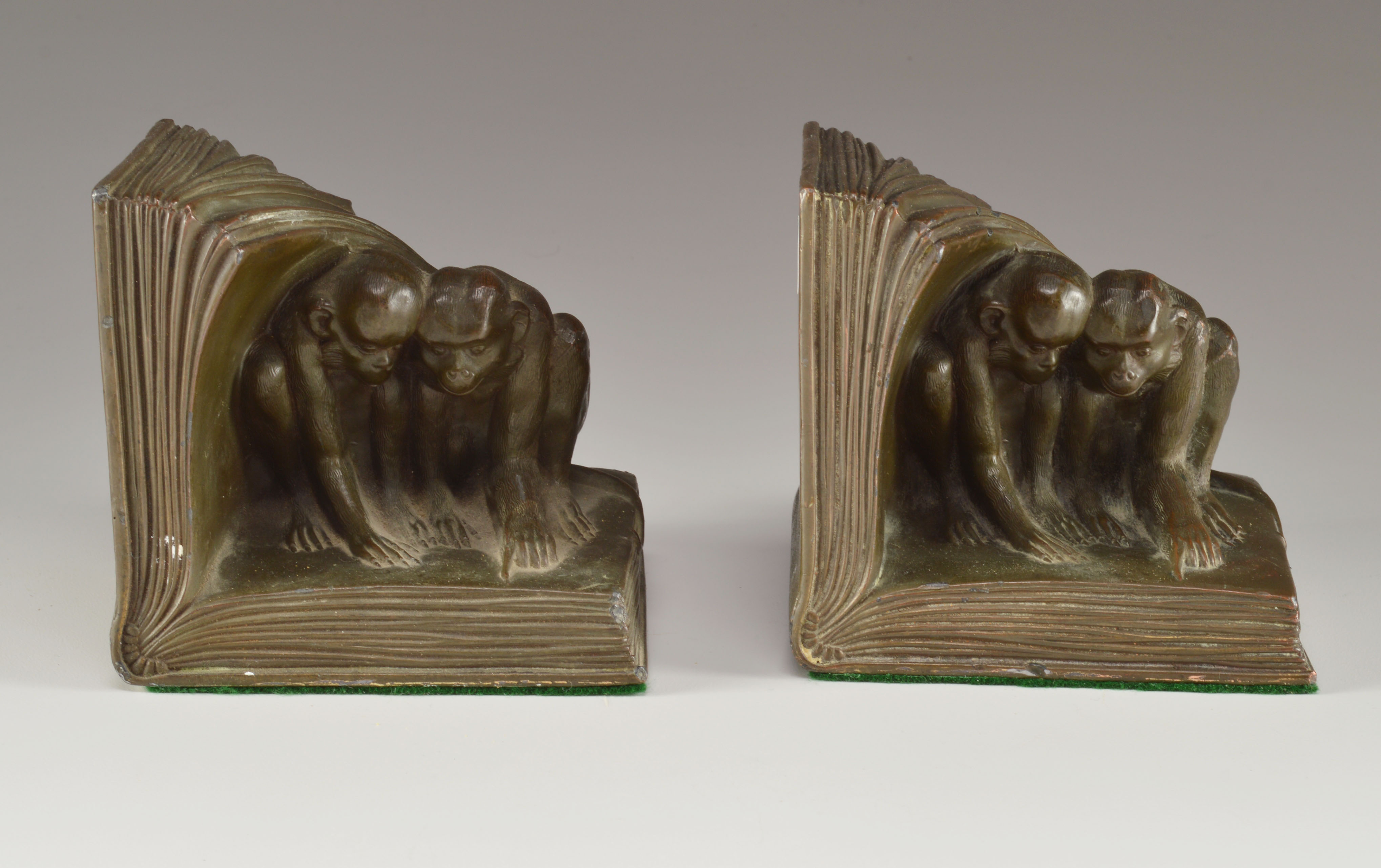 Vintage Jennings Brothers Bookends | EBTH