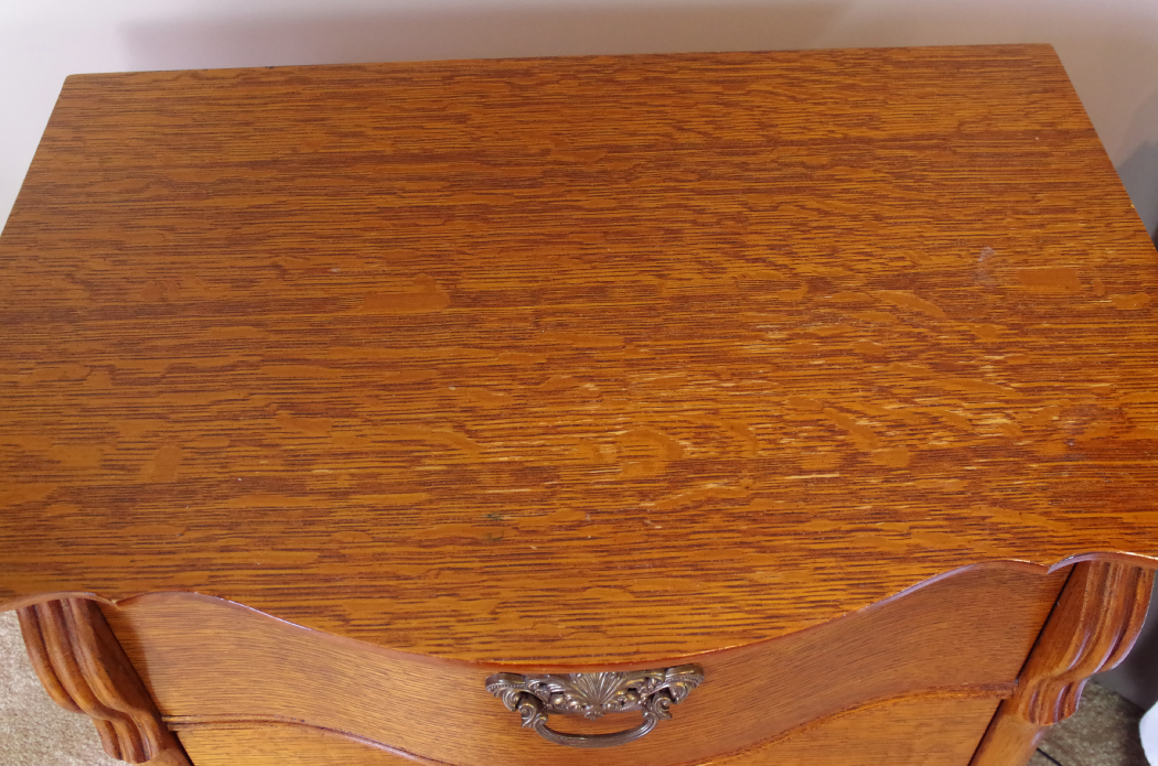 Lexington "Victorian Sampler" Red Oak Nightstand EBTH