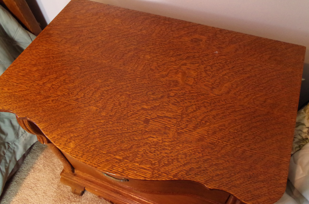 Lexington "Victorian Sampler" Red Oak Nightstand EBTH