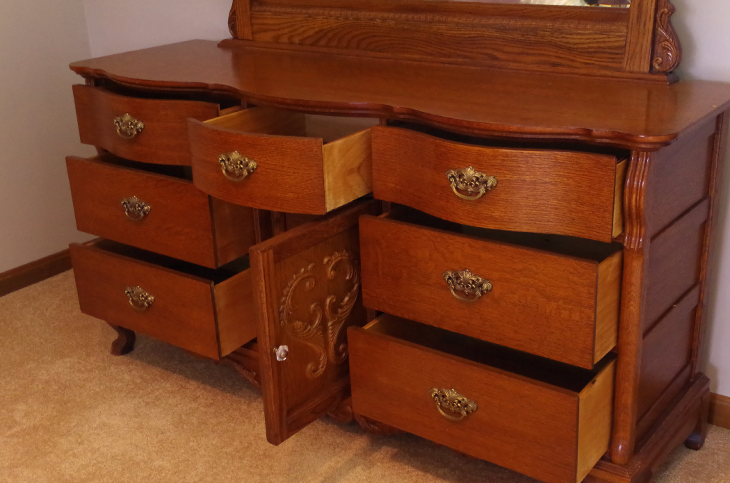 Lexington "Victorian Sampler" Red Oak Dresser and Mirror EBTH