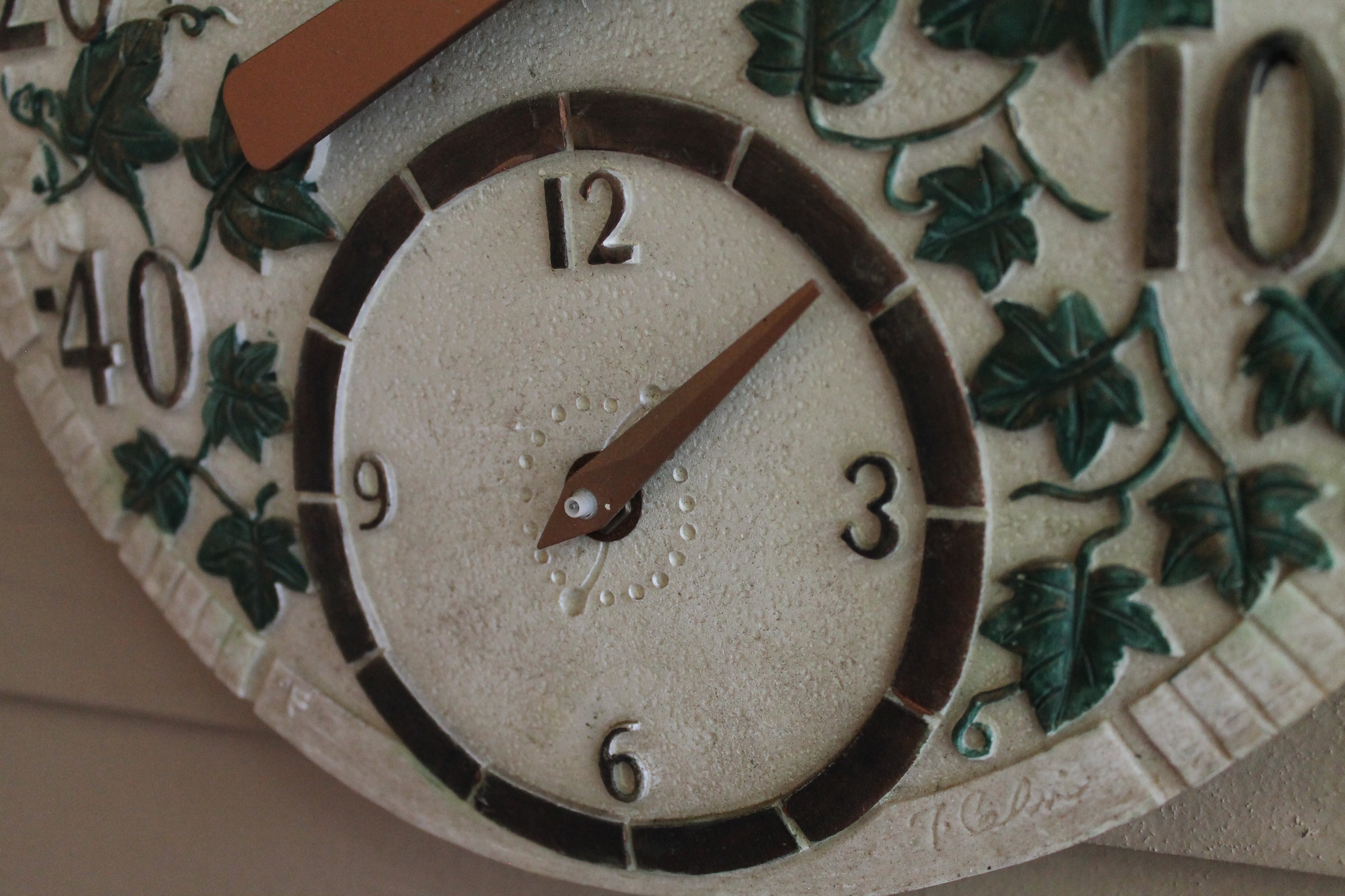 Outdoor Clock and Temperature Gauge EBTH