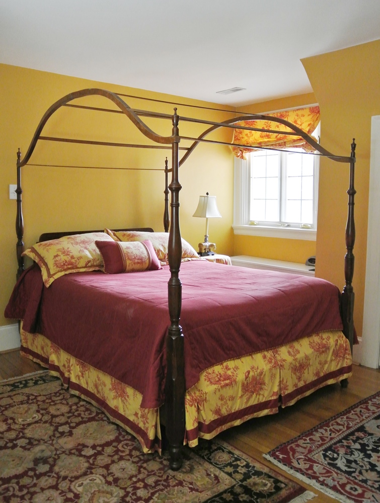 Stickley Solid Cherry Queen Size Canopy Bed with Bedding EBTH