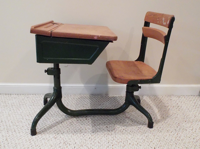 Child S 1930s Vintage School Desk Ebth