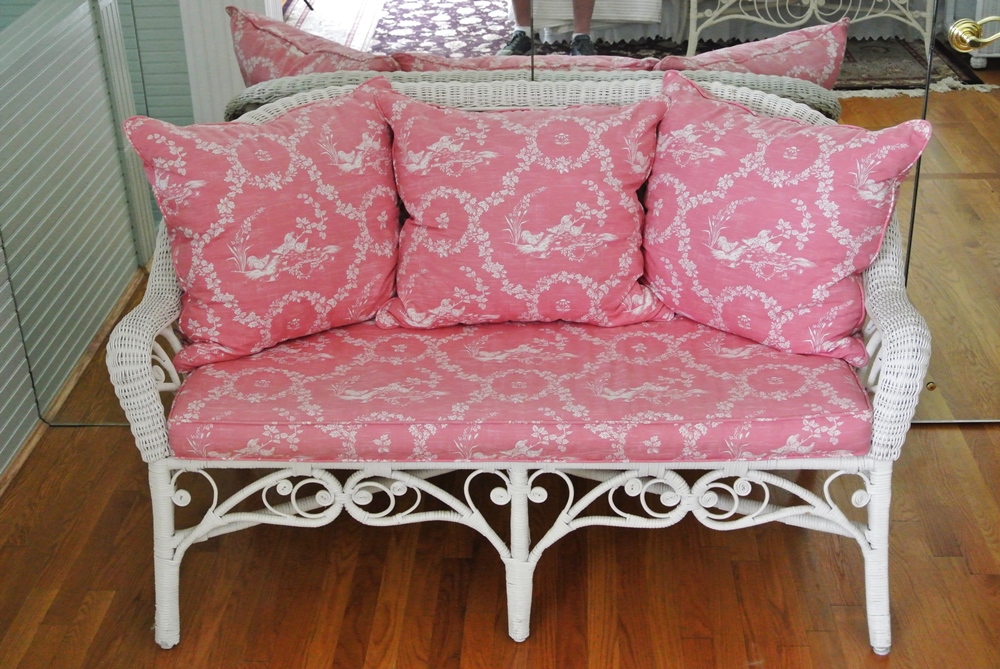 Vintage White Wicker Settee and Coffee Table EBTH