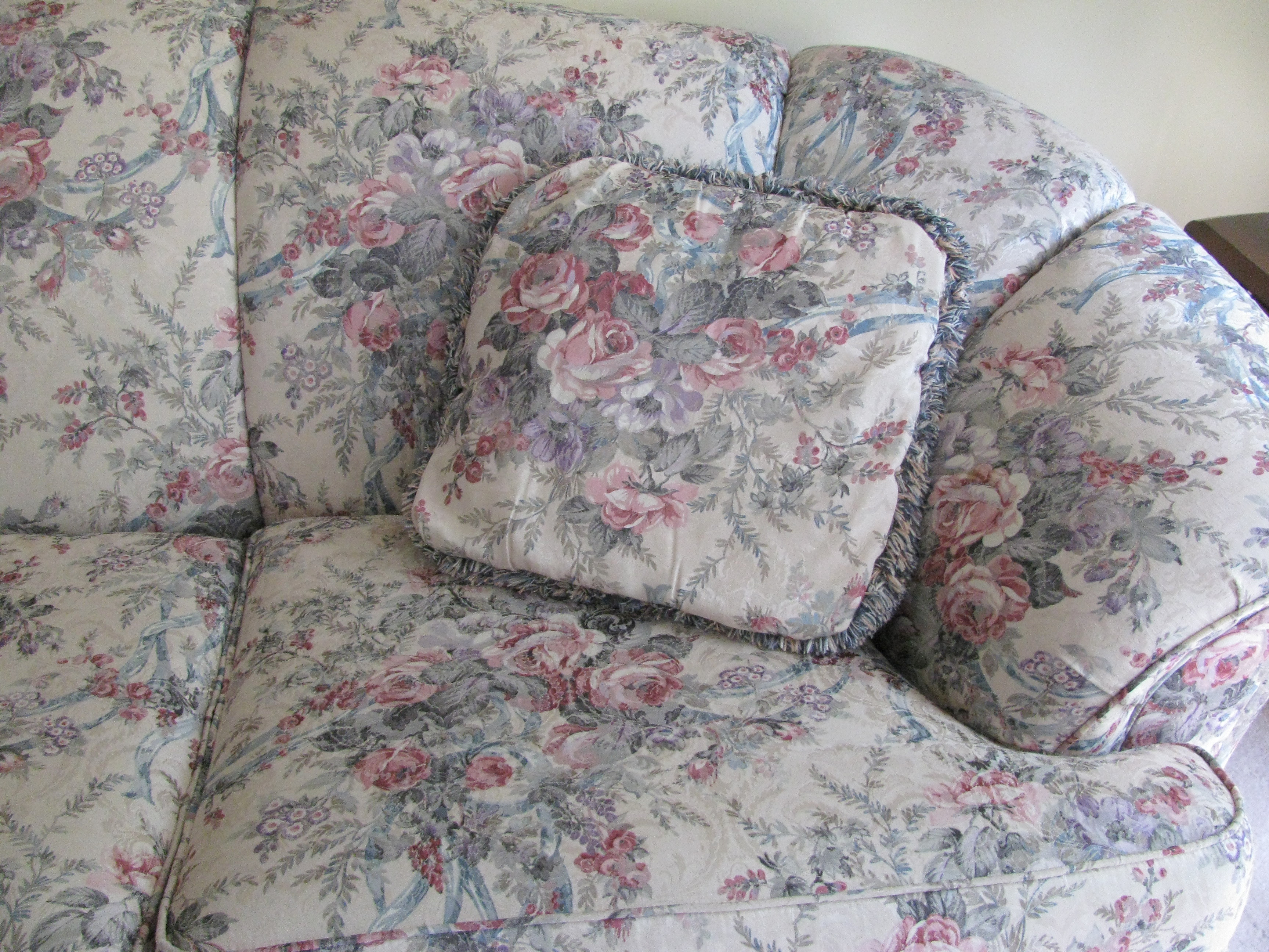Traditional Floral Sofa Made by Cochrane Furniture EBTH