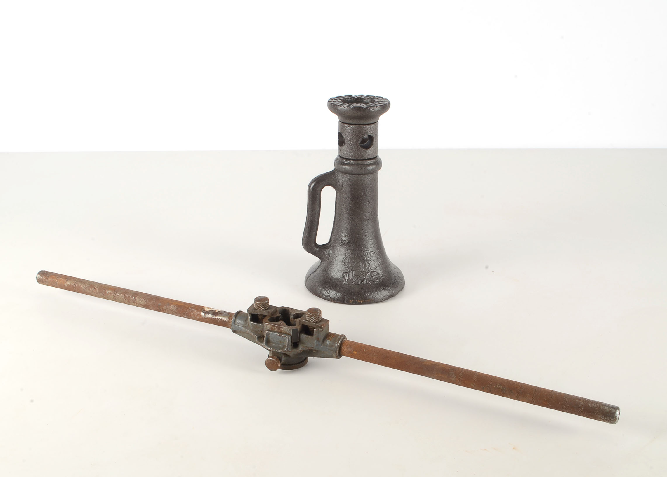 Vintage Screw Jack and Pipe Threader EBTH