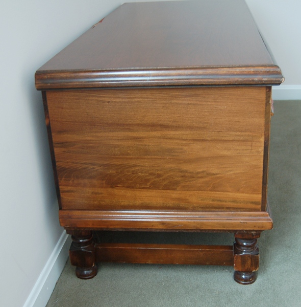 Vintage Cedar Lined LiftTop Chest by Ed Roos Company Forest Park EBTH
