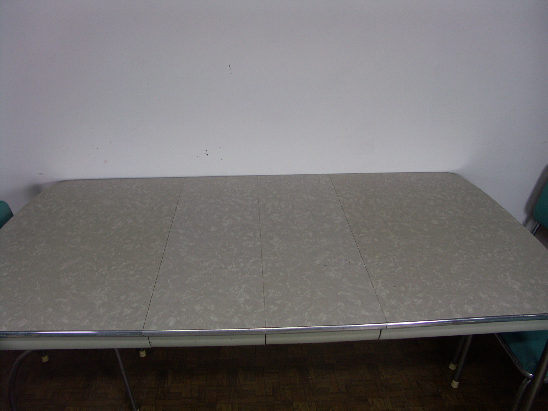 Retro Formica Top Table And Chairs EBTH   PICT7822.JPG