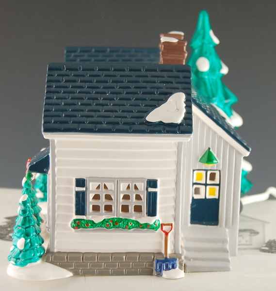 Dept 56 Illuminated 'Grandma's Cottage' EBTH