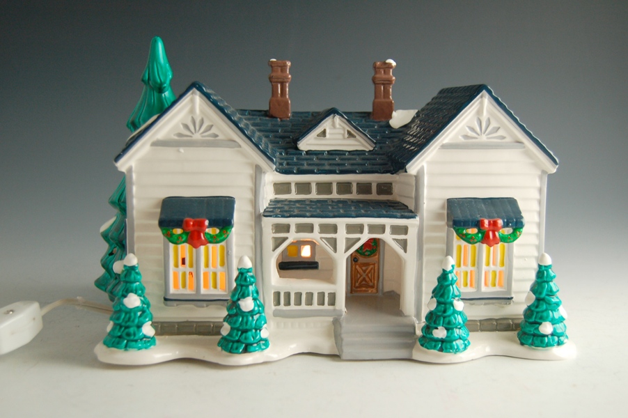 Dept 56 Illuminated 'Grandma's Cottage' EBTH