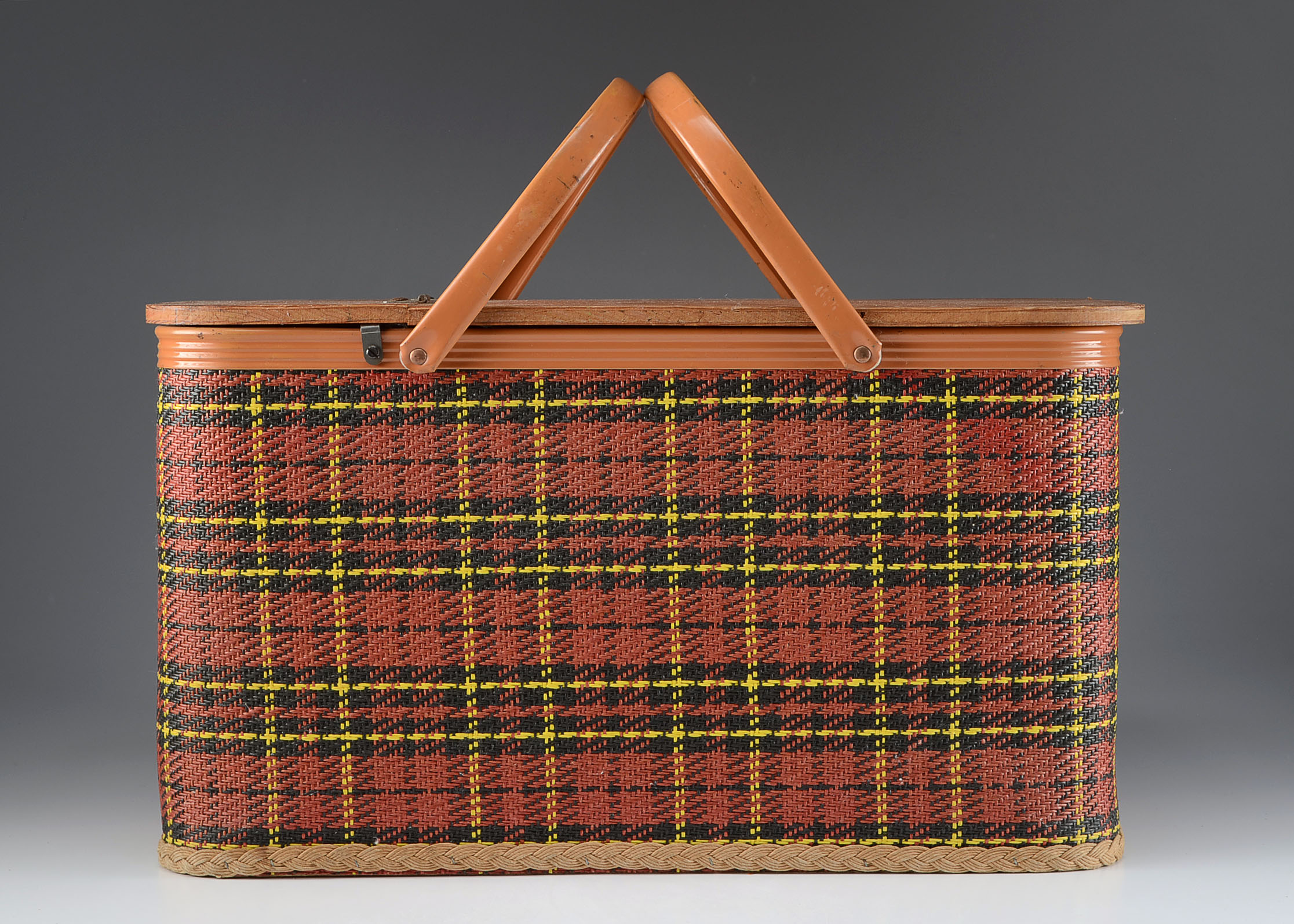 Vintage Redmon Tartan Plaid Picnic Basket EBTH