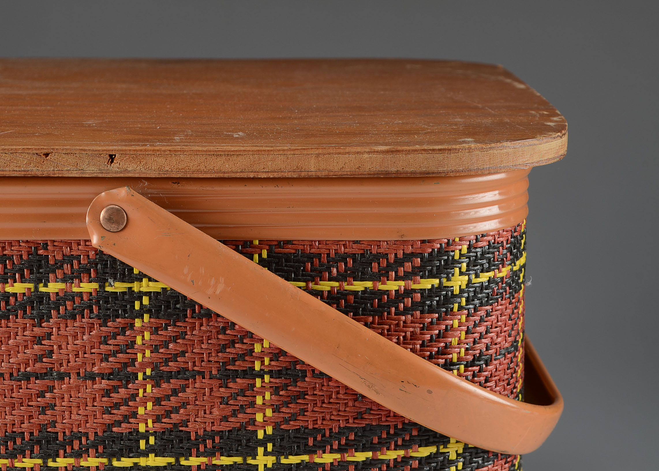 Vintage Redmon Tartan Plaid Picnic Basket EBTH