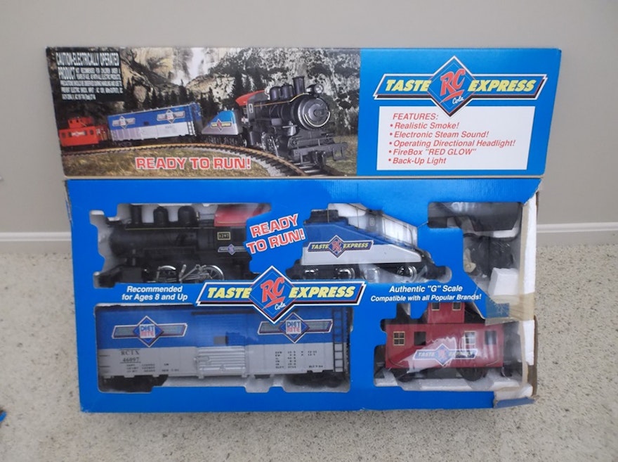 RC Cola Express Train Set : EBTH