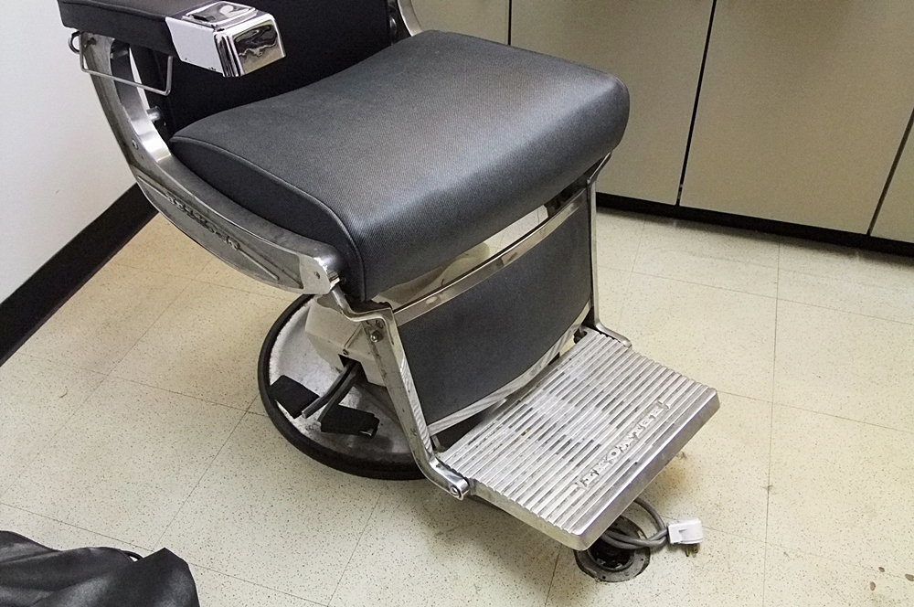 Belmont Hydraulic Barber Chair EBTH