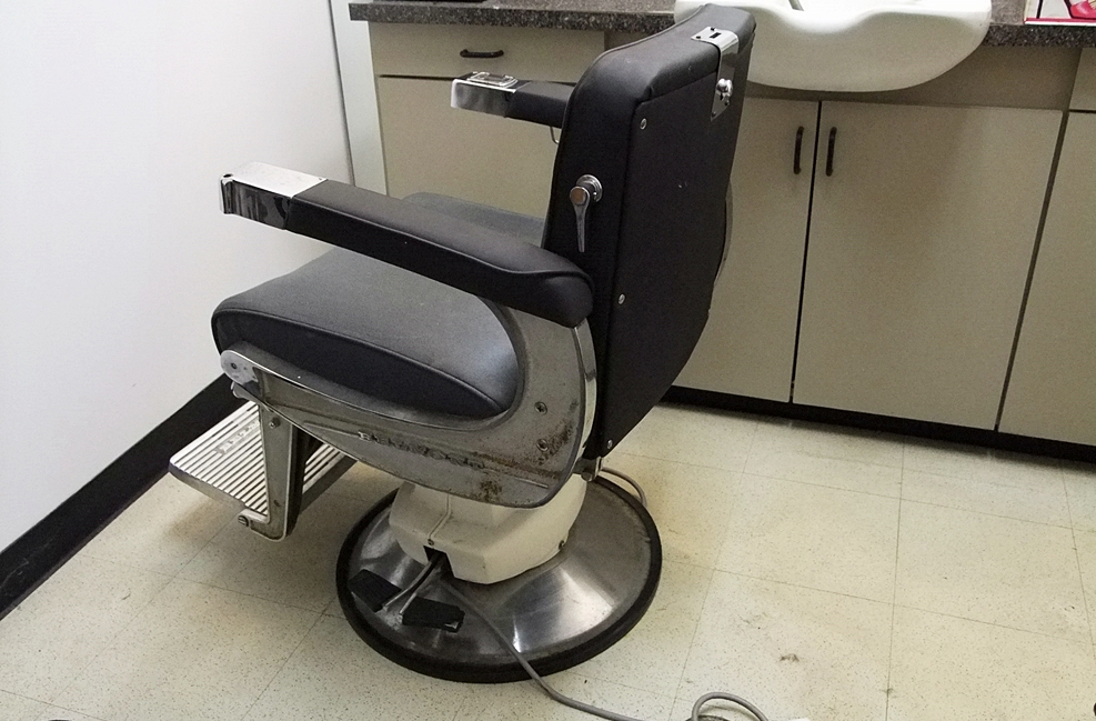 Belmont Hydraulic Barber Chair EBTH