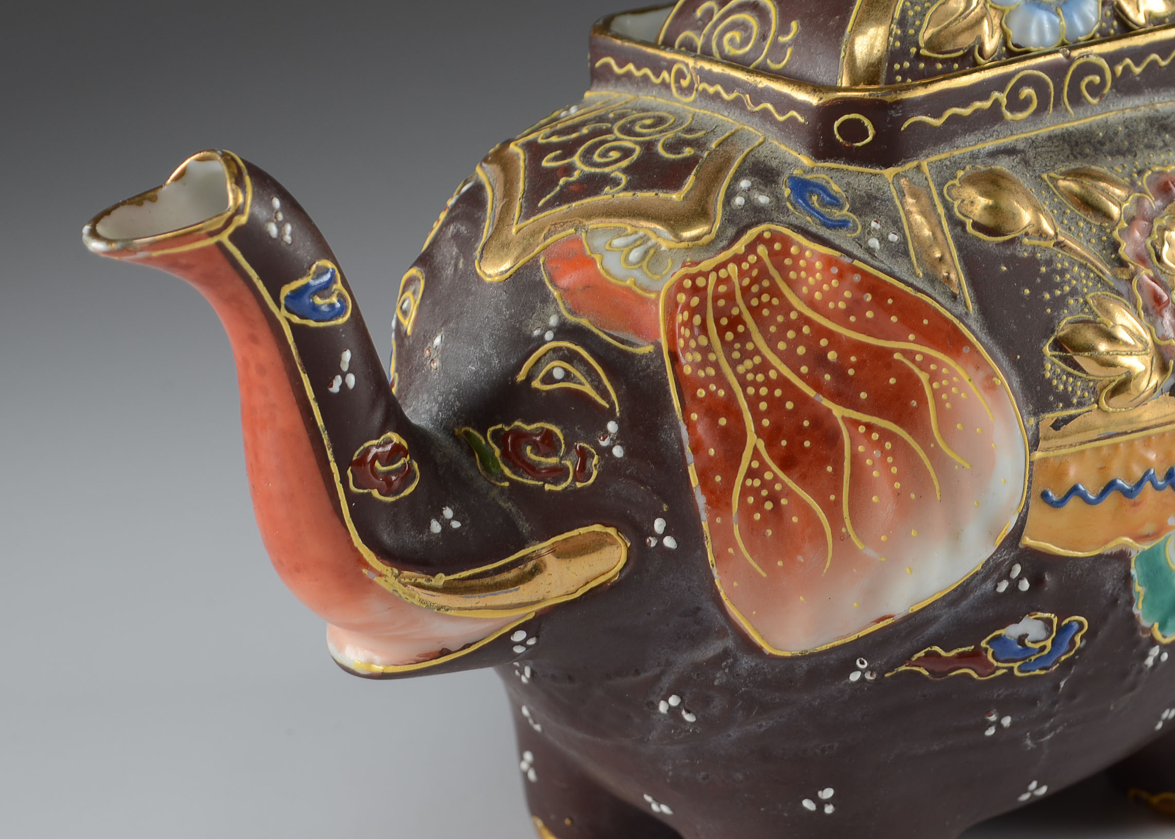 Japanese Satsuma Moriage Elephant Teapot EBTH