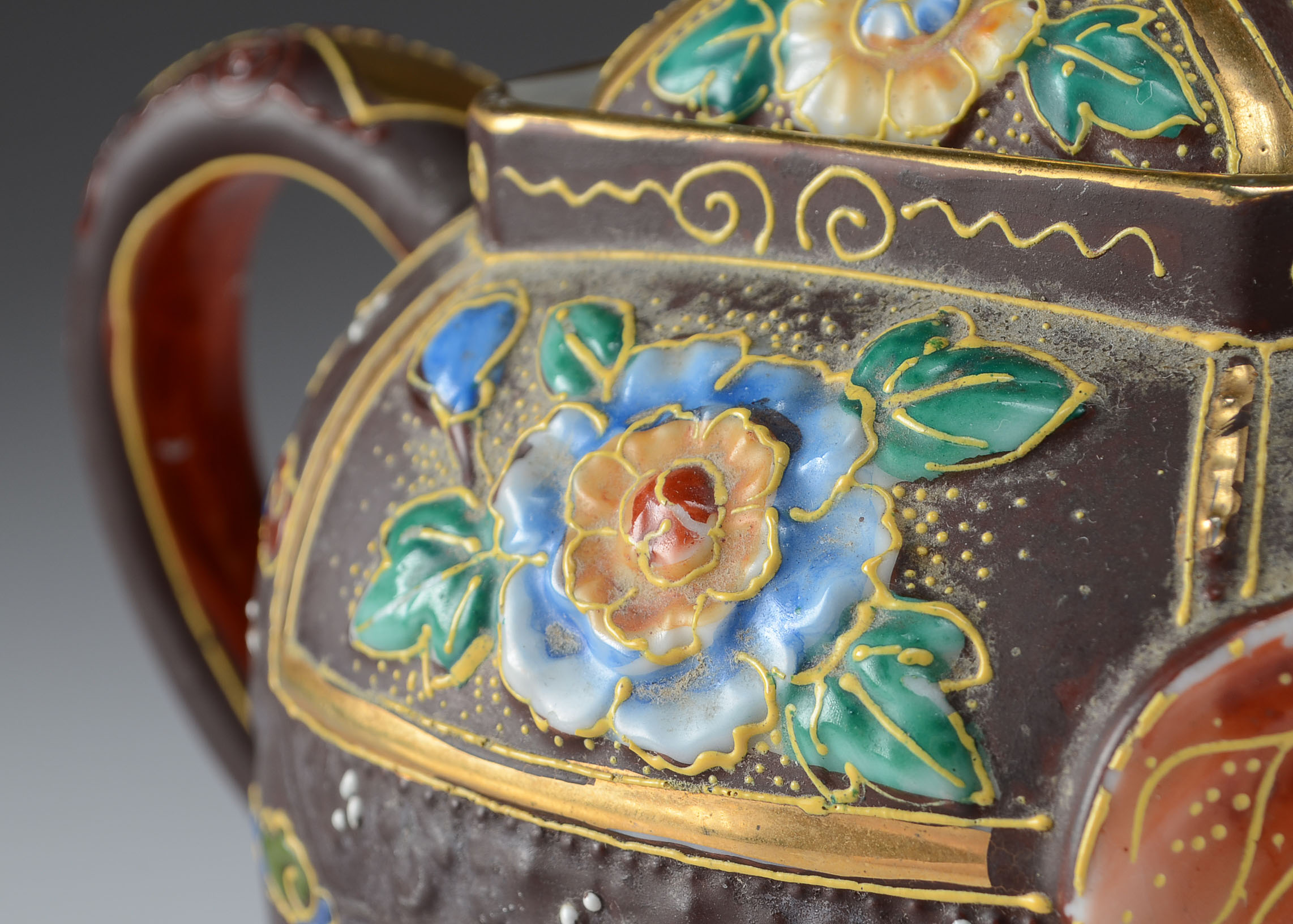 Japanese Satsuma Moriage Elephant Teapot EBTH